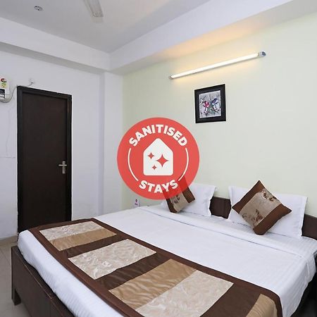 Oyo 11392 The Hotel Grand Hospitality Noida Esterno foto