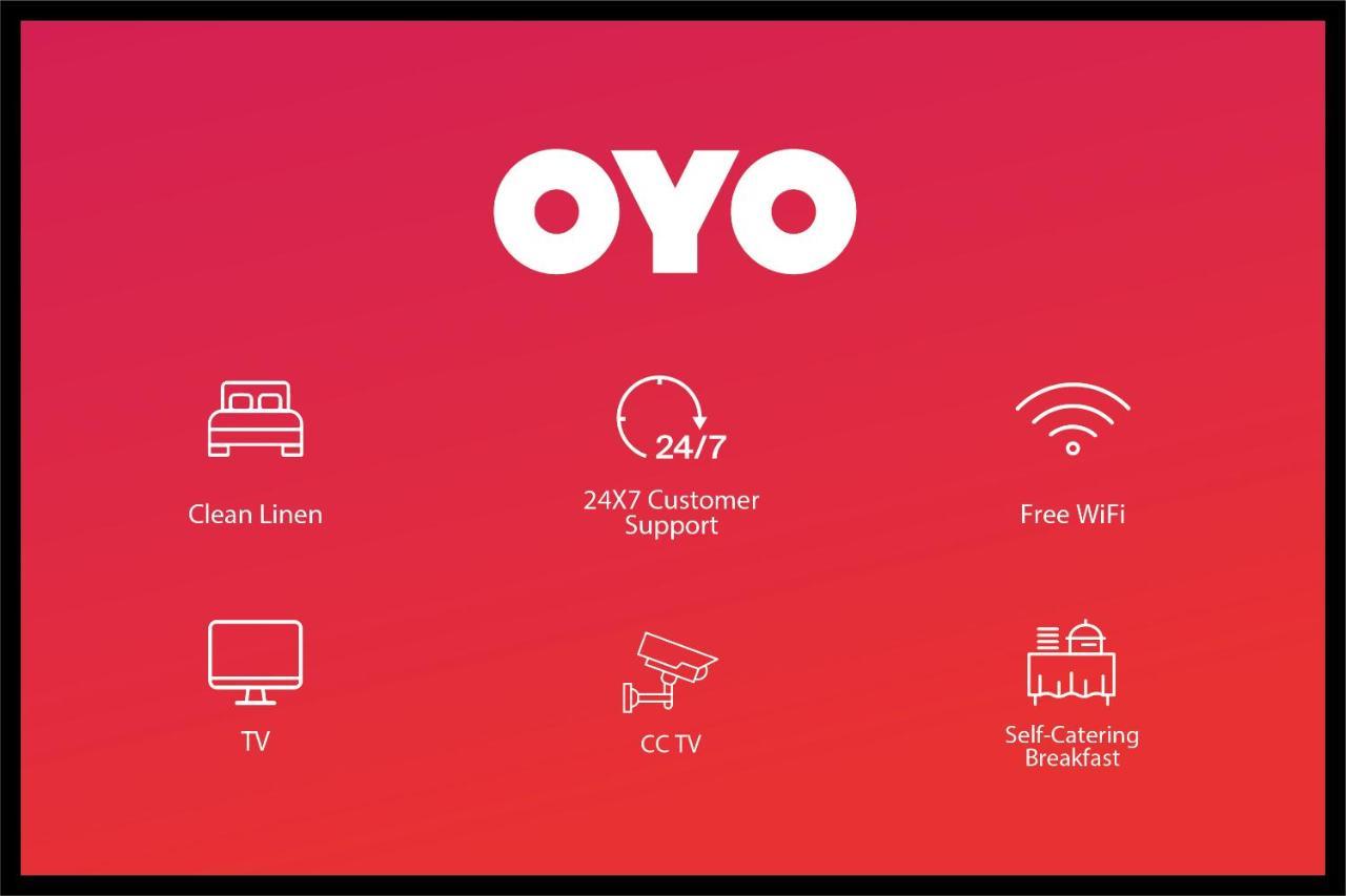 Oyo 11392 The Hotel Grand Hospitality Noida Esterno foto