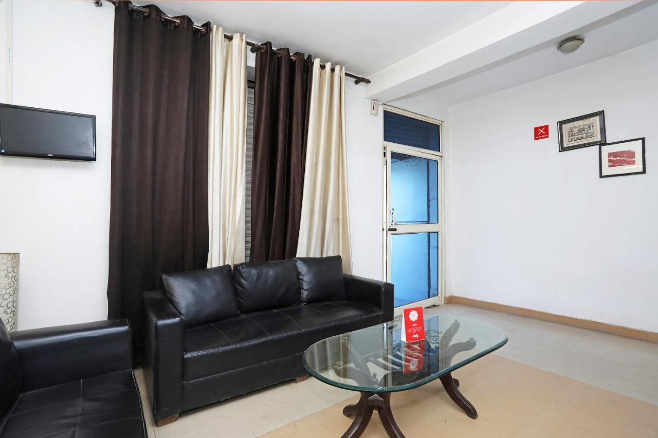 Oyo 11392 The Hotel Grand Hospitality Noida Esterno foto