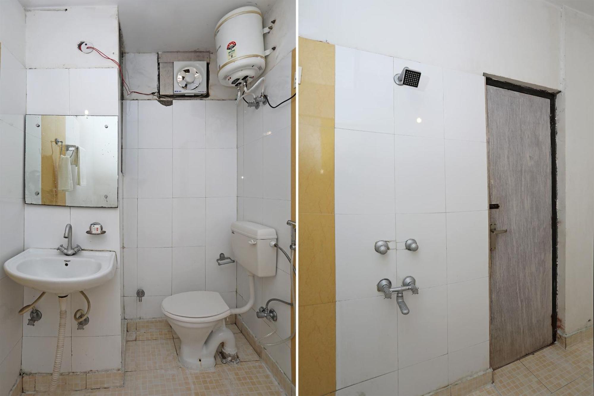 Oyo 11392 The Hotel Grand Hospitality Noida Esterno foto