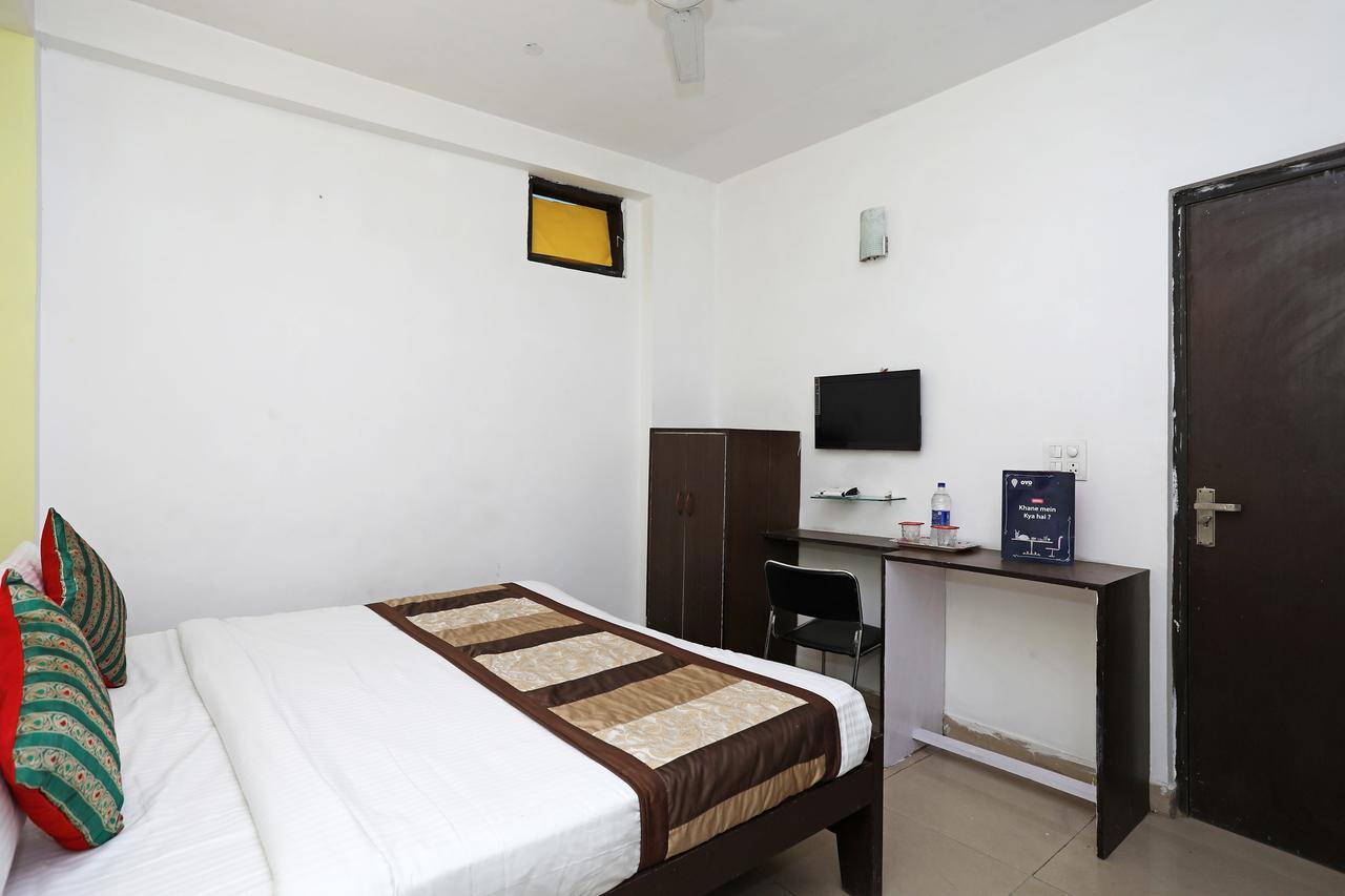 Oyo 11392 The Hotel Grand Hospitality Noida Esterno foto